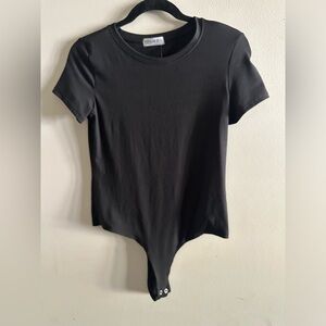 Popular 21 Black Short Sleeve Bodysuit Size L NWT